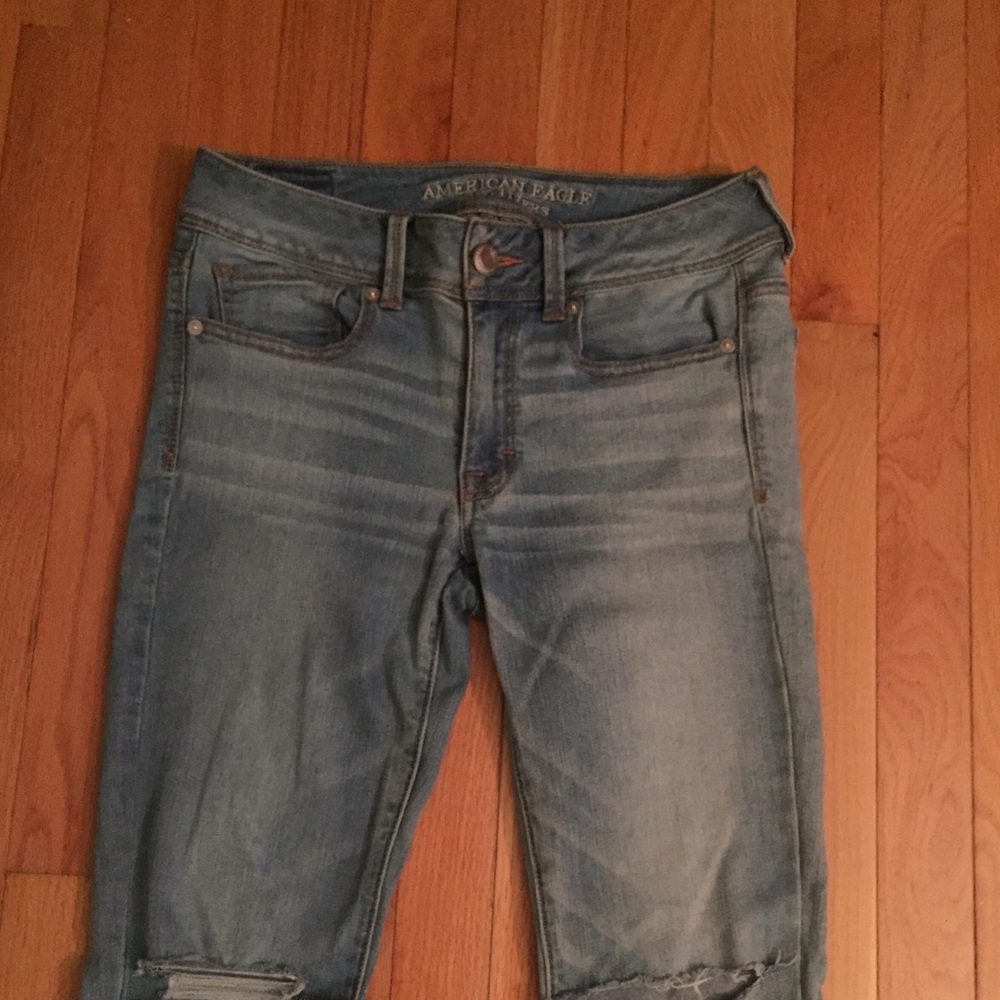 Light wash American eagle jeans